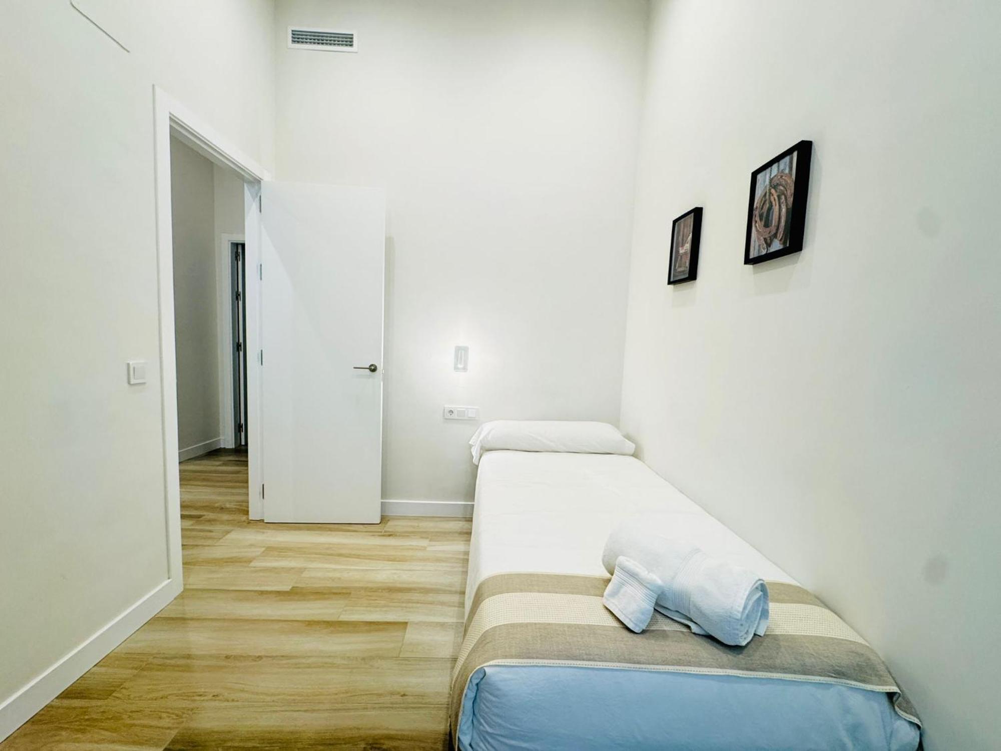 Qe Apartments Cadice Esterno foto