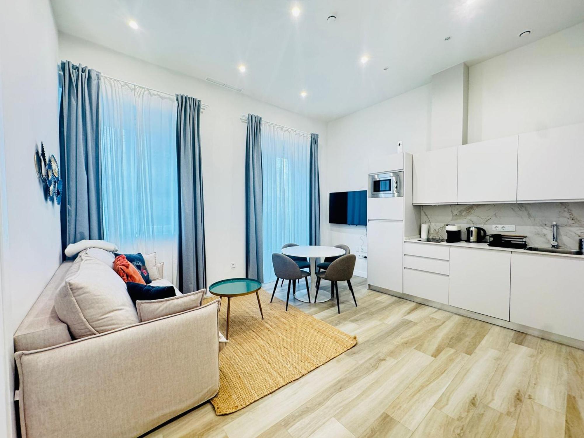 Qe Apartments Cadice Esterno foto